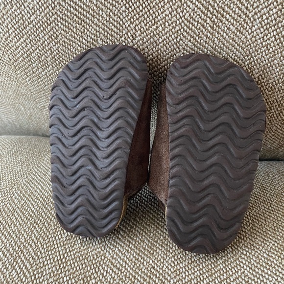 Stride Rite Suede Leo Sandals with Velcro Straps for Baby. Dark Brown. Size 4. - Picture 3 of 16